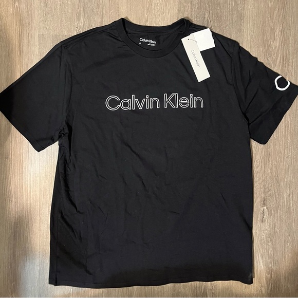 Calvin Klein Men’s Black Tee - Picture 1 of 6